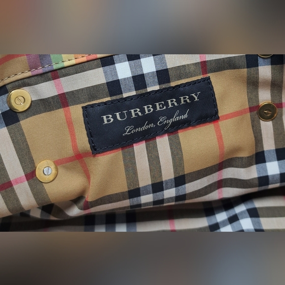 Burberry Women's Shoulder Bag Tote Nova Check Rainbow Pride Italy 19" x 15.5" - Picture 3 of 15